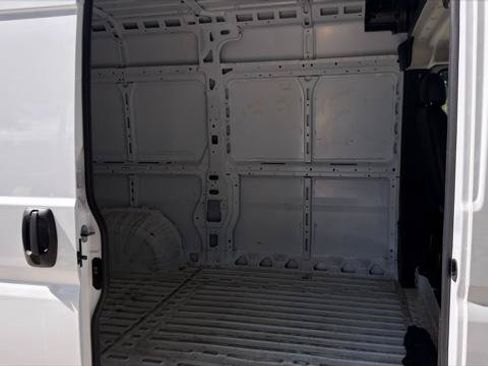 Used 2025 RAM ProMaster 2500 w/ Convenience Group FWD image 15