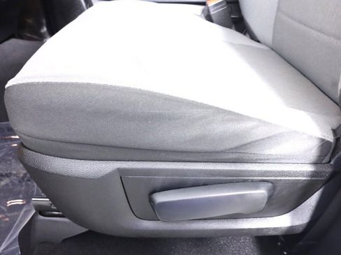 Used 2023 RAM 1500 Classic SLT AWD/4WD image 29
