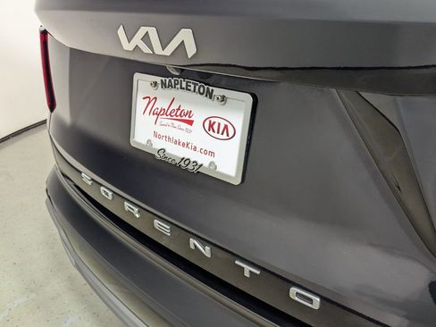 Used 2022 Kia Sorento S w/ Panoramic Sunroof Package image 8