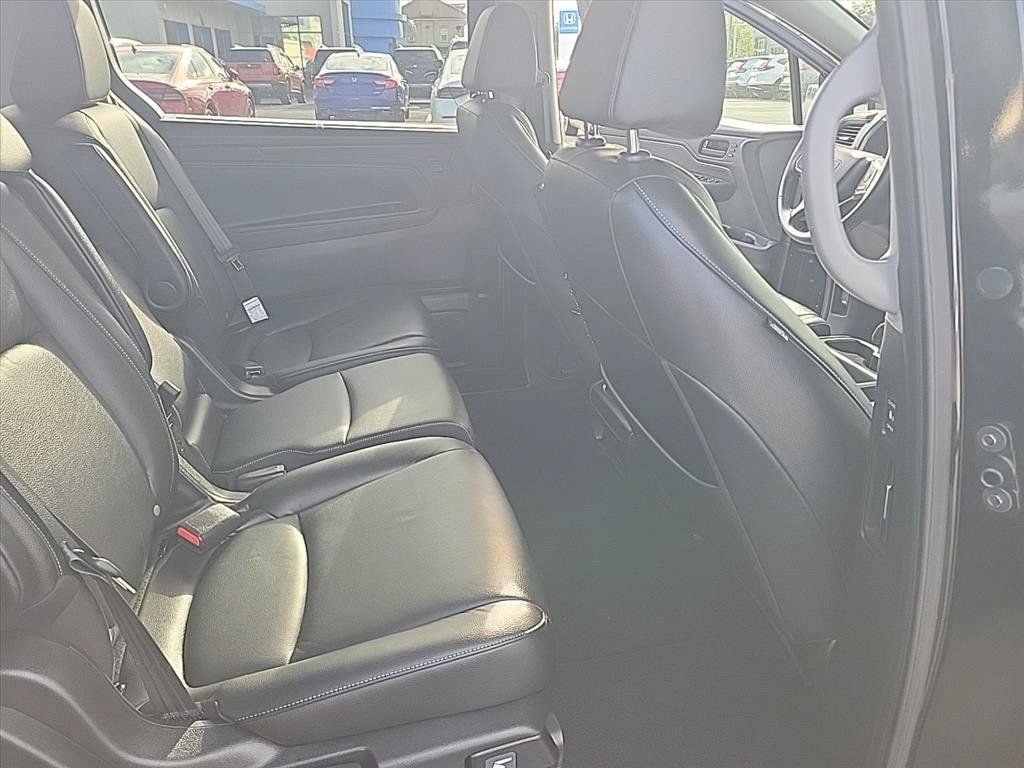 Used 2023 Honda Odyssey EX-L image 23