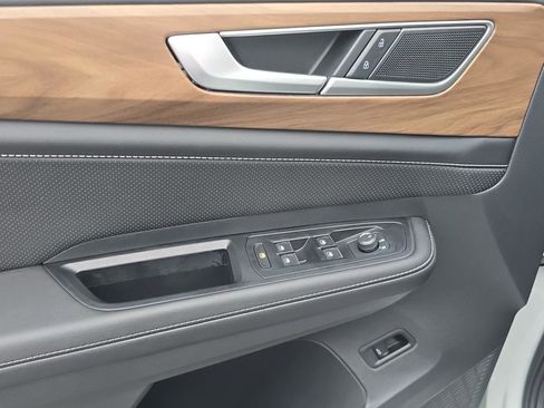 Certified 2025 Volkswagen Atlas SE image 15