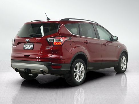 Used 2018 Ford Escape SE w/ SE Sync 3 Package AWD/4WD image 5