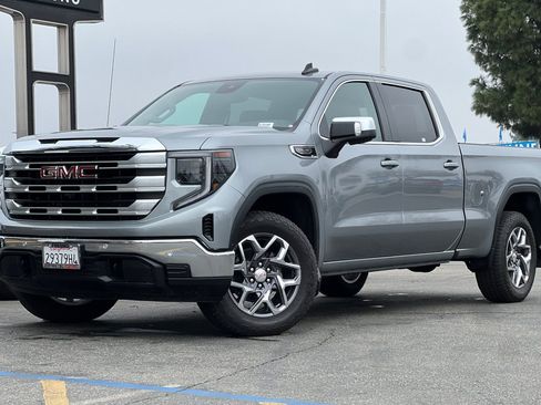 Used 2025 GMC Sierra 1500 SLE AWD/4WD image 8