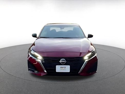 Used 2025 Nissan Altima 2.5 SV FWD image 4
