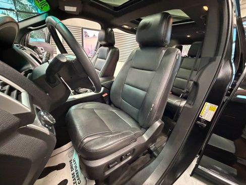 Used 2015 Ford Explorer XLT w/ Equipment Group 202A image 9