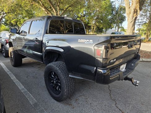 Used 2019 Toyota Tacoma SR AWD/4WD image 3