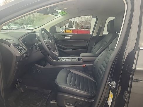 Used 2024 Ford Edge SEL w/ Convenience Package image 9