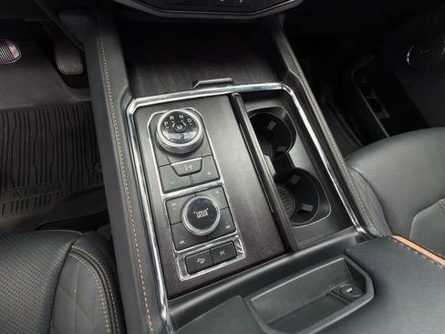 Used 2023 Ford Expedition Platinum image 22