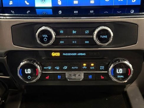 Used 2022 Ford F250 Platinum w/ Tremor Off-Road Package AWD/4WD image 32
