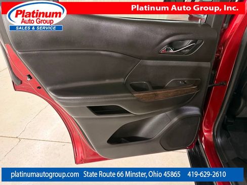 Used 2021 GMC Acadia Denali w/ Denali Ultimate Package AWD/4WD image 34