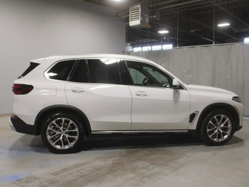 Certified 2024 BMW X5 xDrive40i w/ Premium Package AWD/4WD image 19