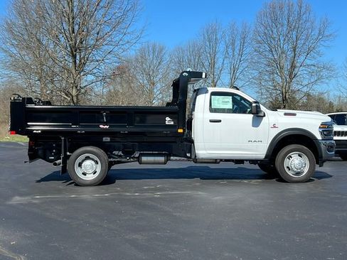 New 2026 RAM 5500 4x4 Regular Cab image 3