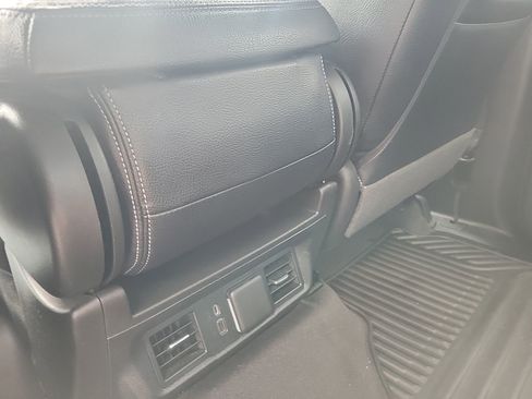 Used 2024 GMC Sierra 1500 Elevation image 17