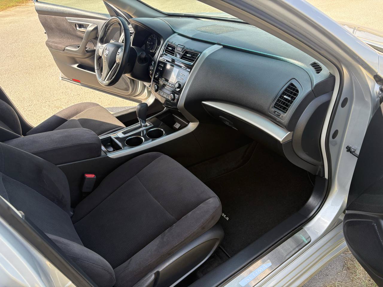 Used 2013 Nissan Altima 2.5 SV FWD image 30
