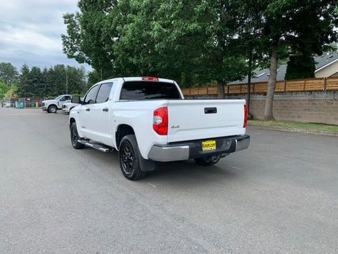 Used 2017 Toyota Tundra SR5 w/ SR5 Upgrade Package AWD/4WD image 3