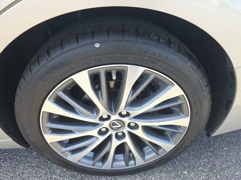 Used 2019 Lexus ES 350 w/ Premium Package image 7