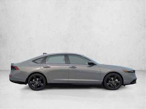 Used 2025 Honda Accord Sport image 4