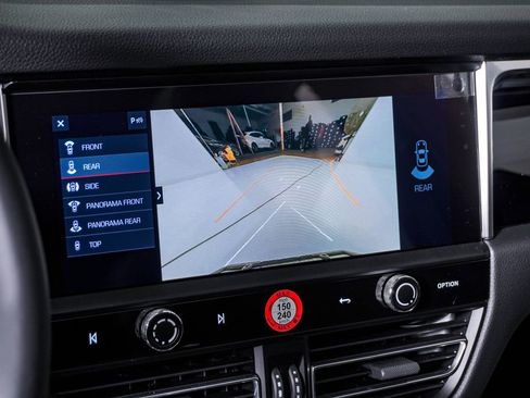 New 2026 Porsche Macan image 23