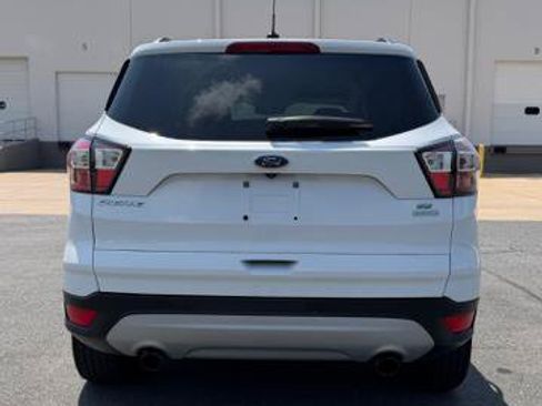 Used 2017 Ford Escape SE w/ SE Leather Comfort Package FWD image 5