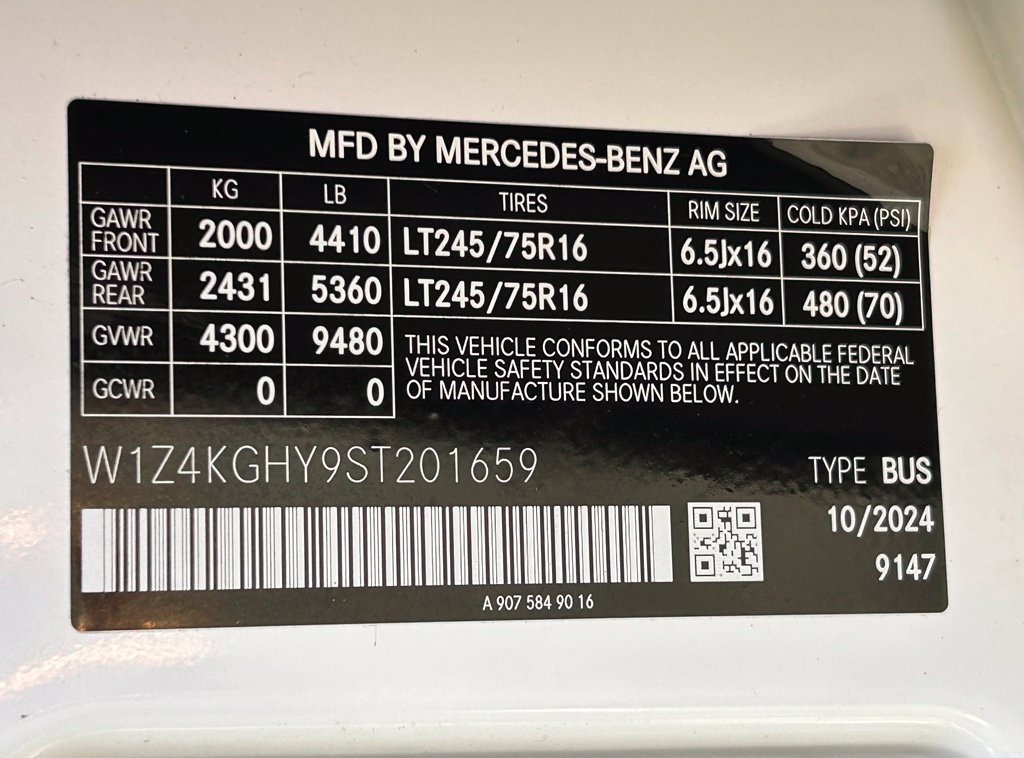 Used 2025 Mercedes-Benz Sprinter 2500 image 33