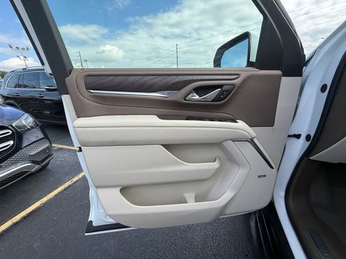 Used 2024 GMC Yukon Denali w/ Advanced Technology Package AWD/4WD image 11