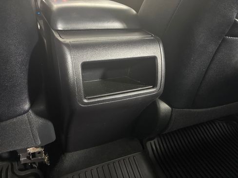 Used 2017 Toyota Camry SE image 22