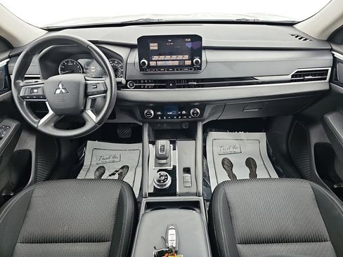 Used 2022 Mitsubishi Outlander ES AWD/4WD image 13
