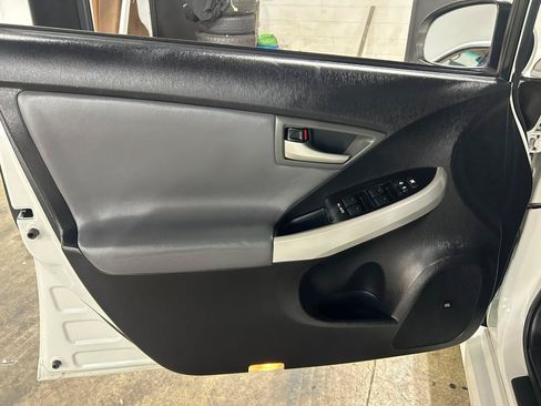 Used 2013 Toyota Prius Four FWD image 12