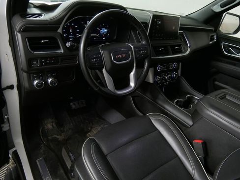 Used 2023 GMC Yukon SLT image 12