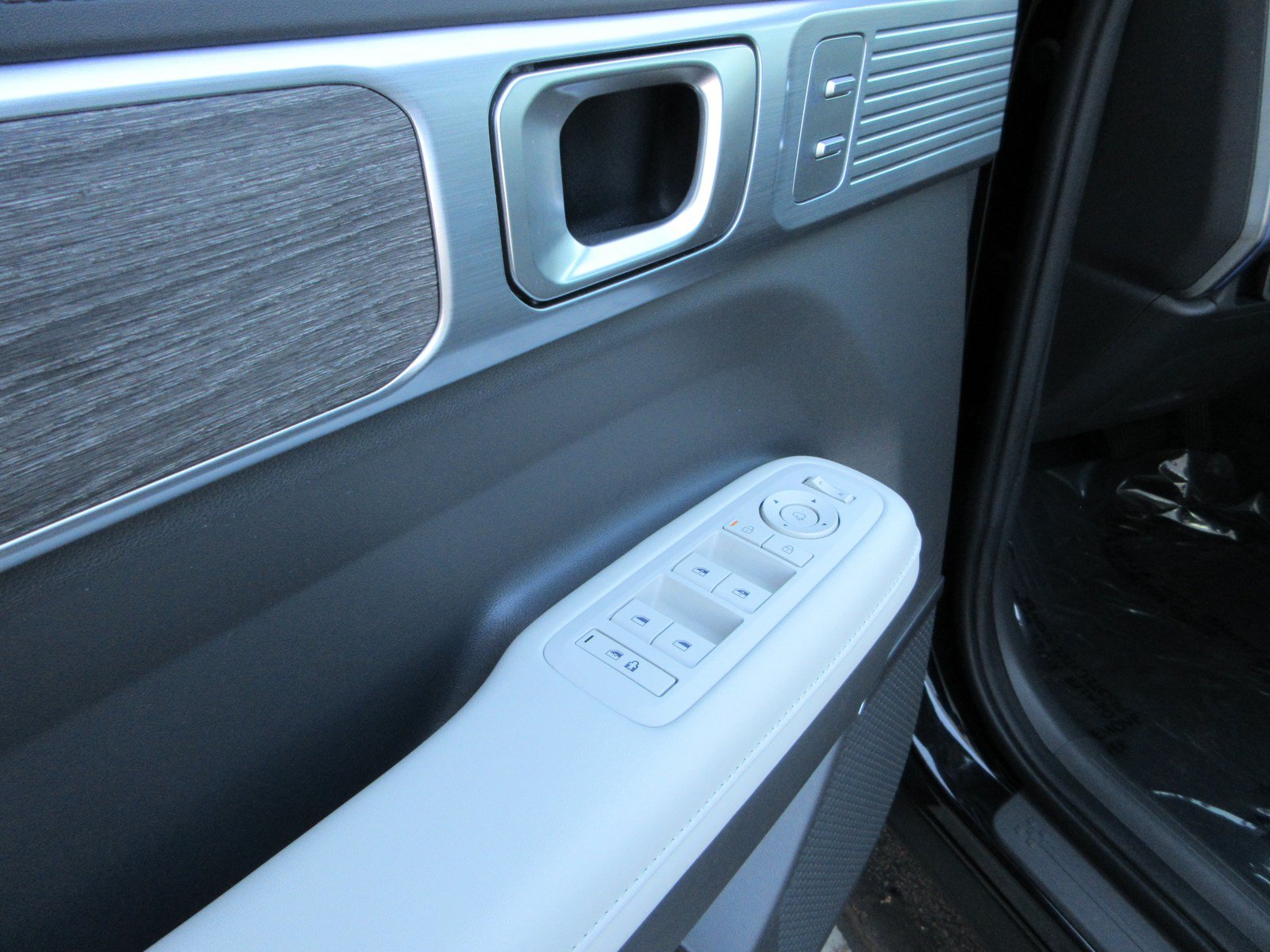 Used 2024 Hyundai Santa Fe Limited AWD/4WD image 36