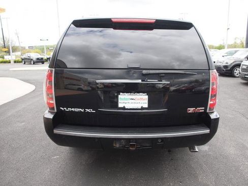 Used 2008 GMC Yukon XL Denali AWD/4WD image 2
