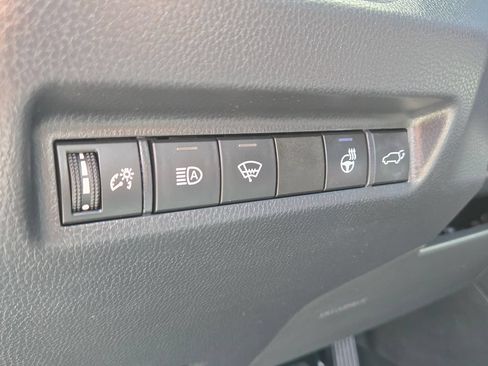 Used 2020 Toyota RAV4 XLE Premium AWD/4WD image 19