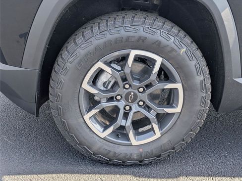 New 2026 Chevrolet Equinox ACTIV w/ LPO, Floor Liner Package FWD image 10