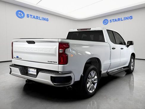 Used 2020 Chevrolet Silverado 1500 Custom w/ Custom Value Package RWD image 9