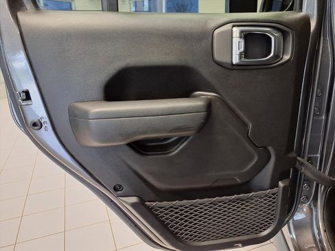 Used 2023 Jeep Gladiator Rubicon w/ LED Lighting Group image 17