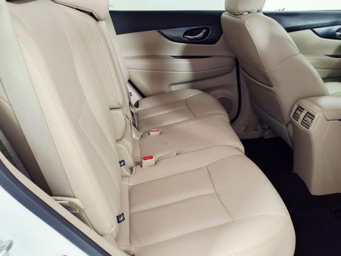 Used 2016 Nissan Rogue SL FWD image 4