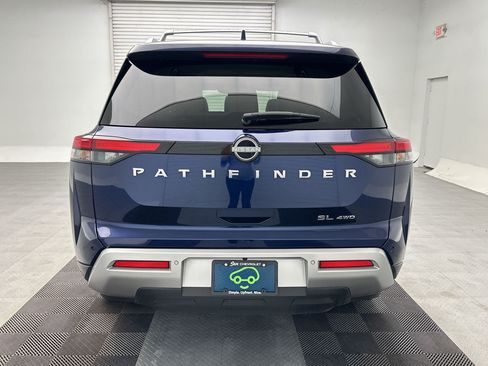 Used 2022 Nissan Pathfinder SL AWD/4WD image 10
