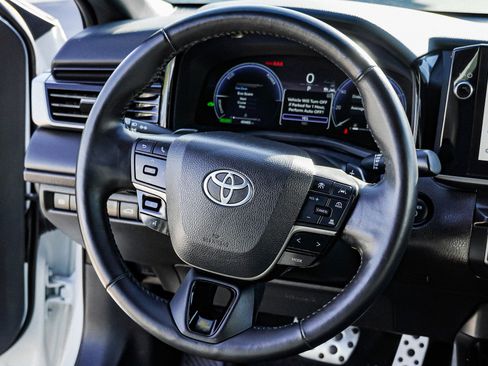 Used 2025 Toyota Camry XSE FWD image 31