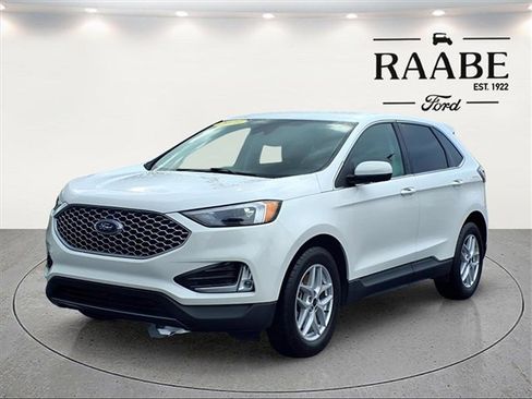 Used 2023 Ford Edge SEL w/ Convenience Package image 3