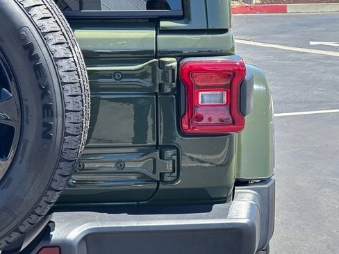 Used 2024 Jeep Wrangler Unlimited Sahara AWD/4WD image 15