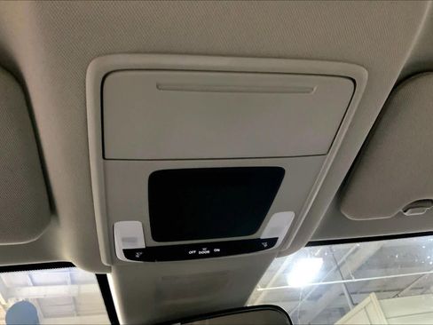 Used 2025 Honda CR-V LX image 34