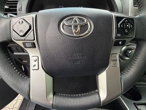 Used 2022 Toyota 4Runner SR5 Premium w/ Moonroof Package RWD image 24