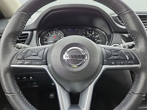 Used 2019 Nissan Rogue SV FWD image 24