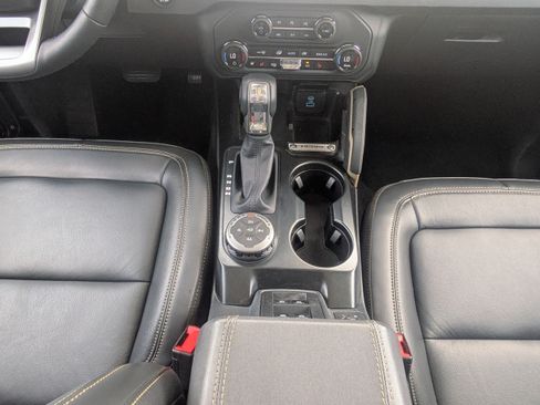 Certified 2025 Ford Bronco Badlands AWD/4WD image 18