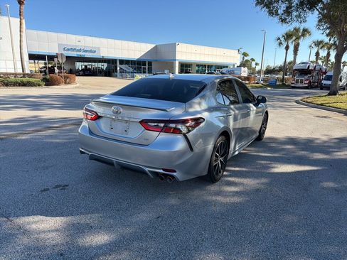 Used 2024 Toyota Camry SE image 5