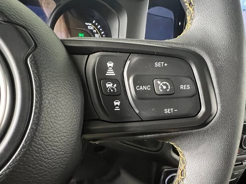 Used 2024 Jeep Wrangler Unlimited AWD/4WD image 20