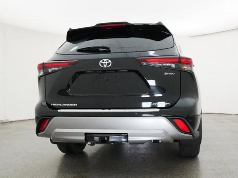 New 2026 Toyota Highlander Platinum AWD/4WD image 8