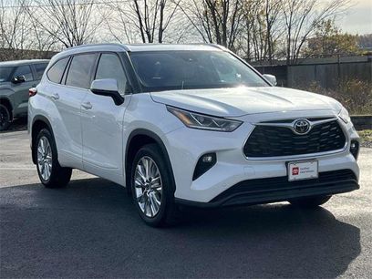 Certified 2022 Toyota Highlander Limited