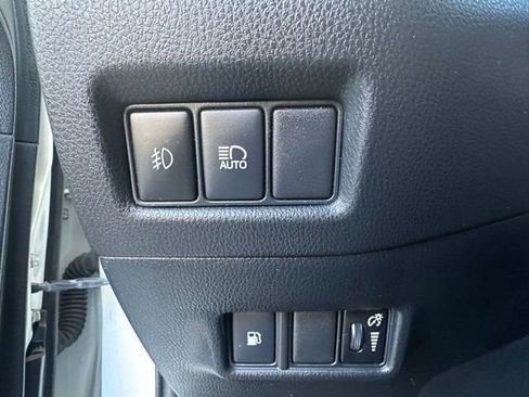 Used 2018 Toyota C-HR XLE image 23