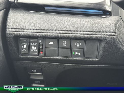 Used 2024 Honda Odyssey Elite image 8